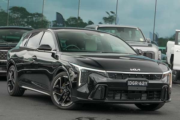 2025 Kia K4 GT-Line CL4m