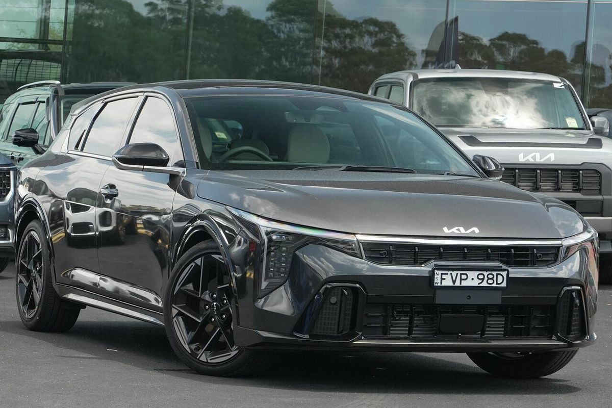 2025 Kia K4 GT-Line CL4m