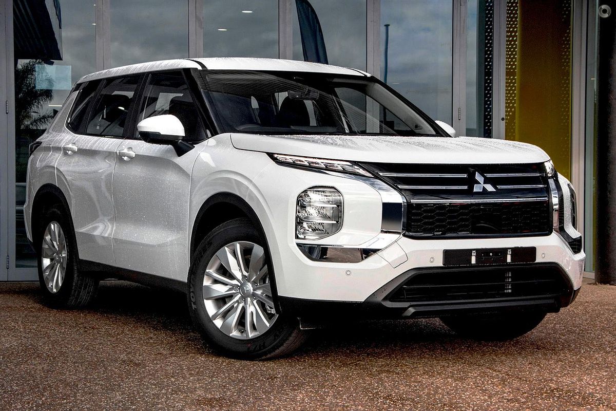 2025 Mitsubishi Outlander ES ZM