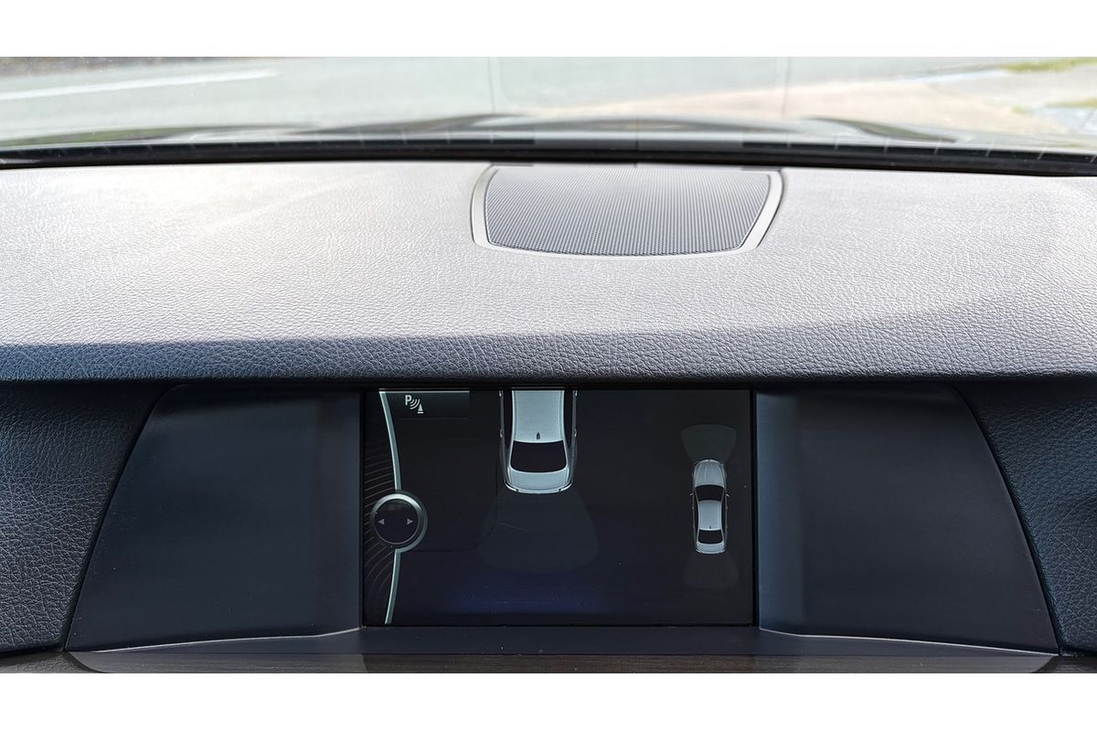 2011 BMW 520d F10 MY12