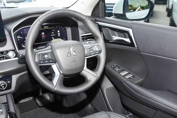 2025 Mitsubishi Outlander Aspire ZM thumb-17