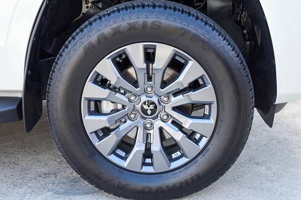 2025 Mitsubishi Triton GLS MV 4X4 thumb-3