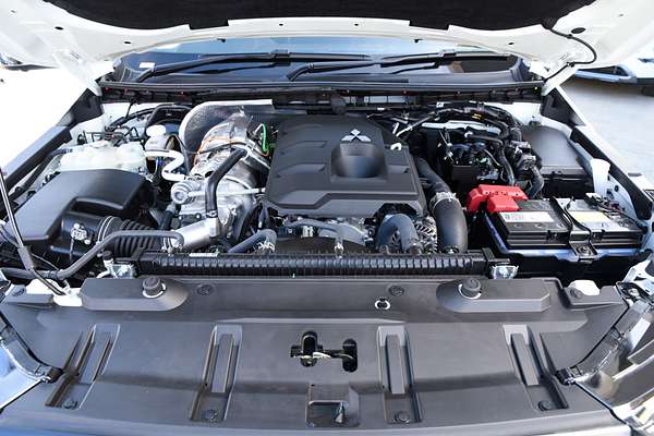 2025 Mitsubishi Triton GLS MV 4X4 thumb-7
