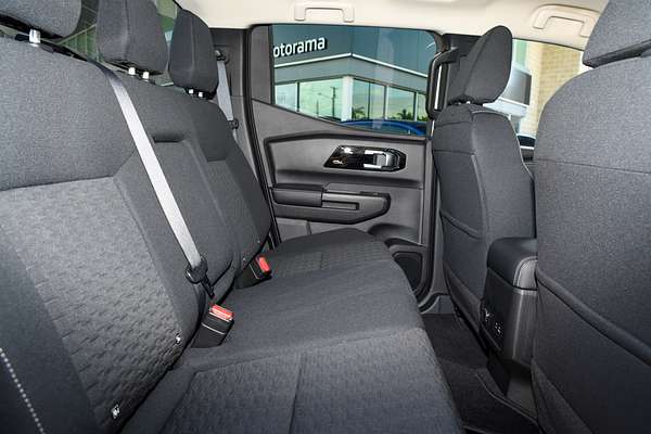 2025 Mitsubishi Triton GLS MV 4X4 thumb-8