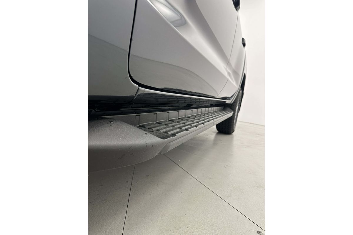 Nissan NAVARA 4X4 2.4 DSL AUTO DC ST