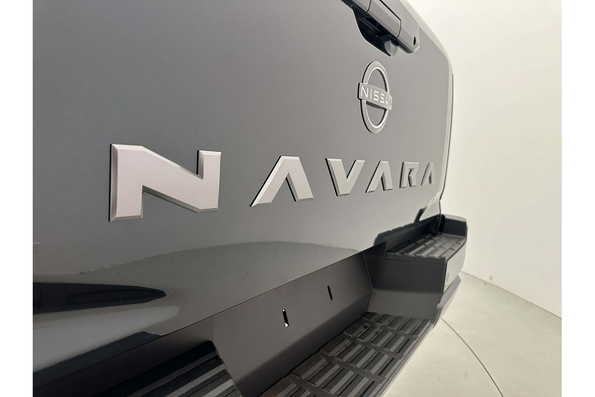 Nissan NAVARA 4X4 2.4 DSL AUTO DC ST