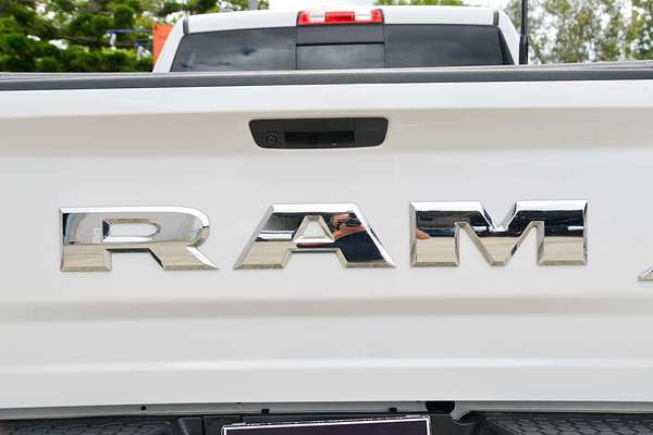 2018 RAM 1500 Laramie DS 4X4 SWB thumb-22