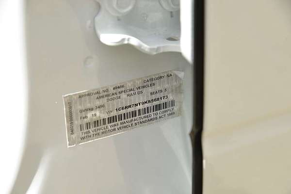 2018 RAM 1500 Laramie DS 4X4 SWB thumb-25