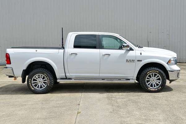 2018 RAM 1500 Laramie DS 4X4 SWB thumb-4