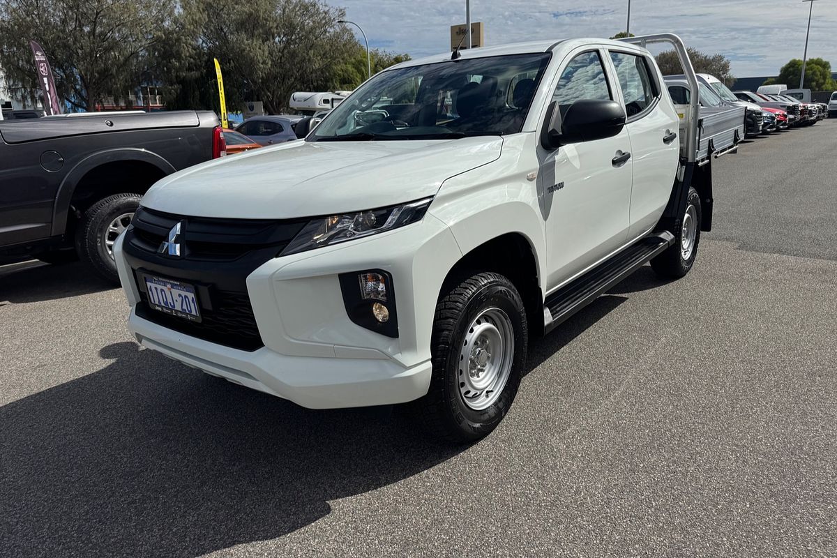 2024 Mitsubishi Triton GLX MR 4X4