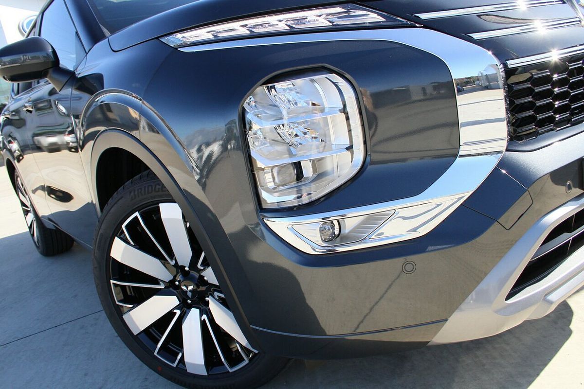 2025 Mitsubishi Outlander Exceed Tourer ZM