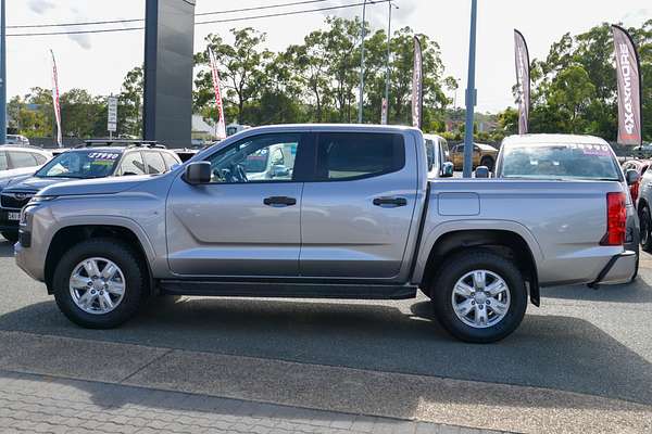 2025 Mitsubishi Triton GLX+ MV 4X4 thumb-4
