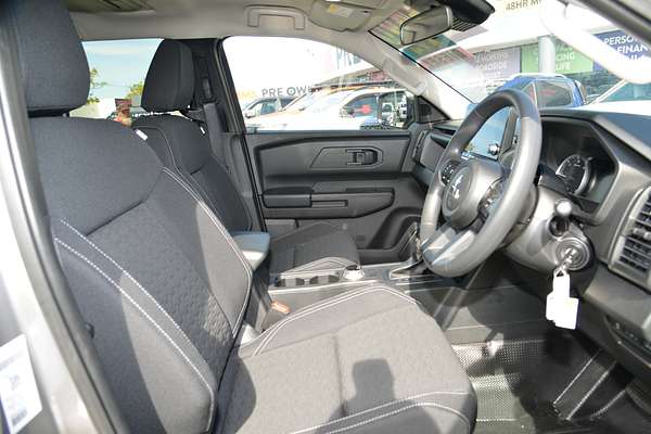 2025 Mitsubishi Triton GLX+ MV 4X4 thumb-9