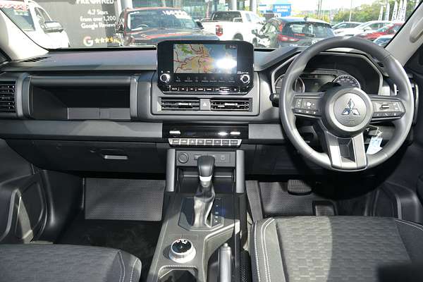 2025 Mitsubishi Triton GLX+ MV 4X4 thumb-16