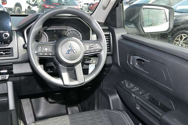 2025 Mitsubishi Triton GLX+ MV 4X4 thumb-17
