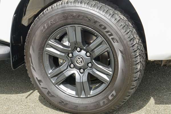 2025 Toyota Hilux SR GUN126R 4X4 thumb-3