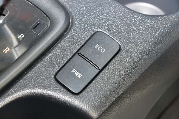 2025 Toyota Hilux SR GUN126R 4X4 thumb-15