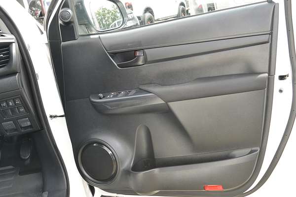 2025 Toyota Hilux SR GUN126R 4X4 thumb-16