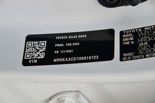2025 Toyota Hilux SR GUN126R 4X4 thumb-21