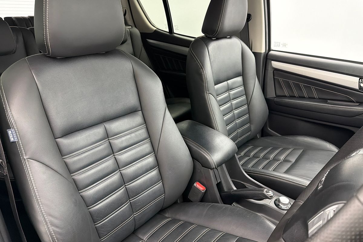 2017 Isuzu MU-X LS-T