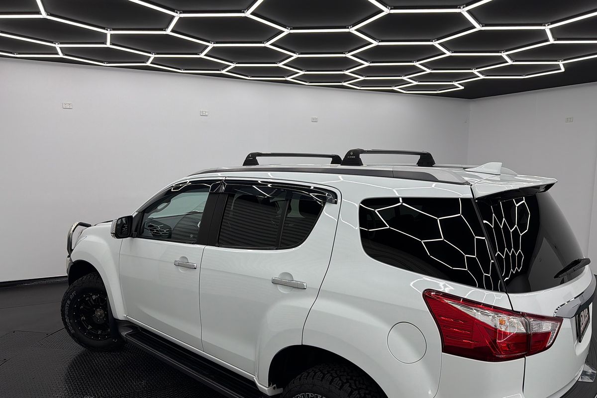 2017 Isuzu MU-X LS-T