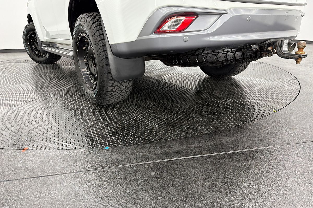 2017 Isuzu MU-X LS-T