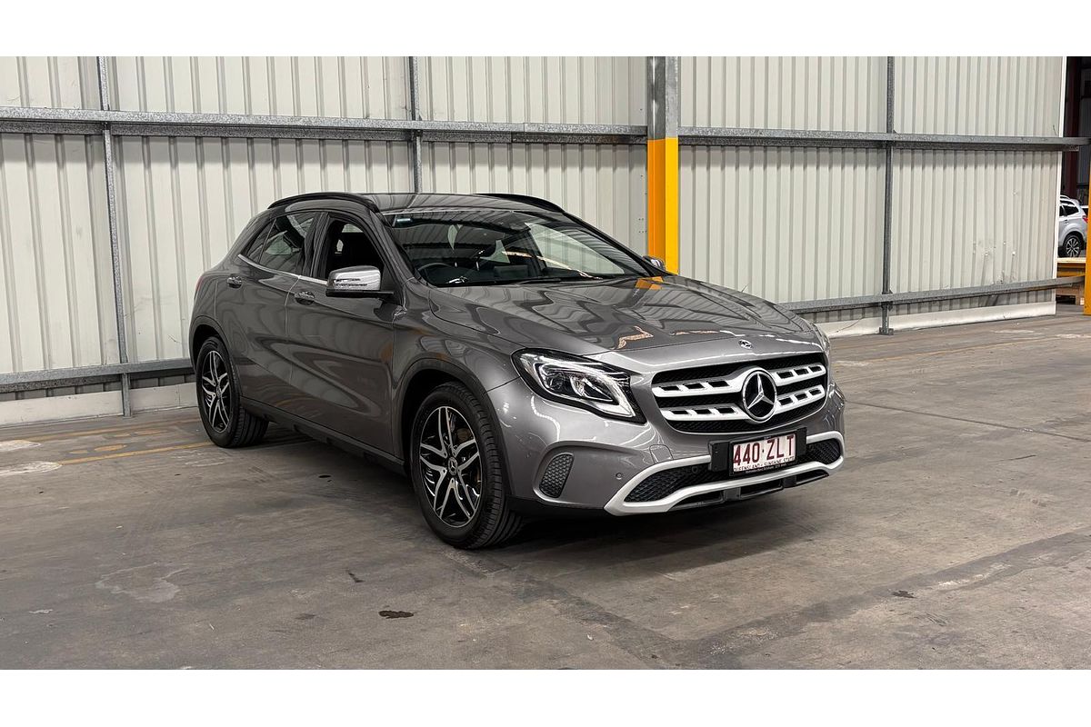 2017 Mercedes-Benz GLA-Class GLA180 X156