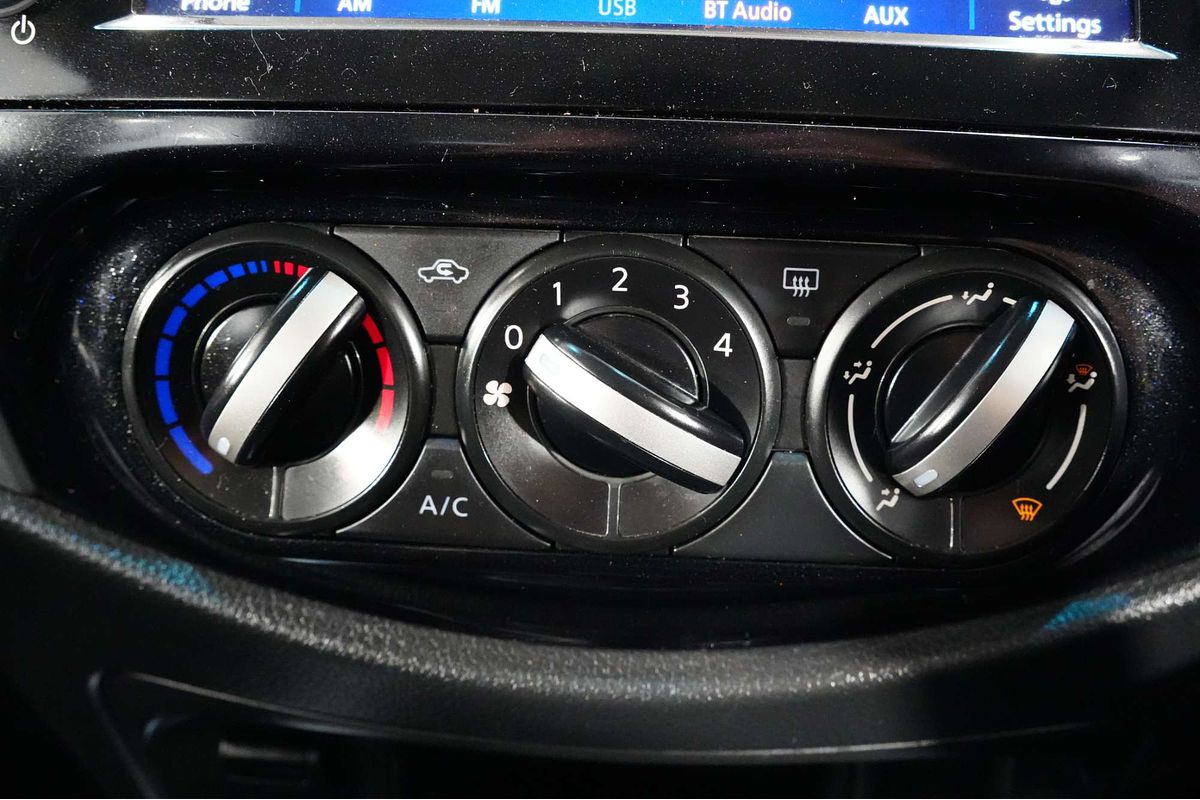 2022 Nissan Navara SL D23 Rear Wheel Drive