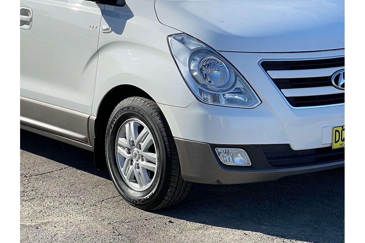 2015 Hyundai iMax TQ3-W Series II