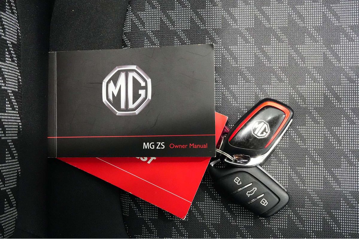 2021 MG ZST Core