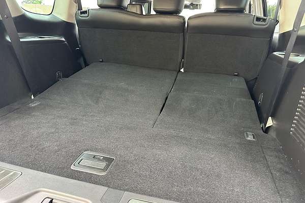 2023 Nissan Patrol Ti-L Y62 thumb-17