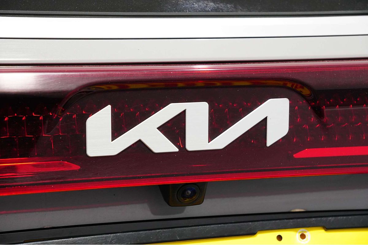 2023 Kia Carnival S KA4