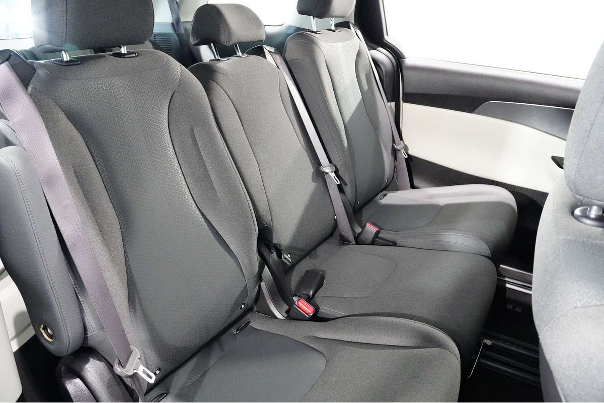 2023 Kia Carnival S KA4