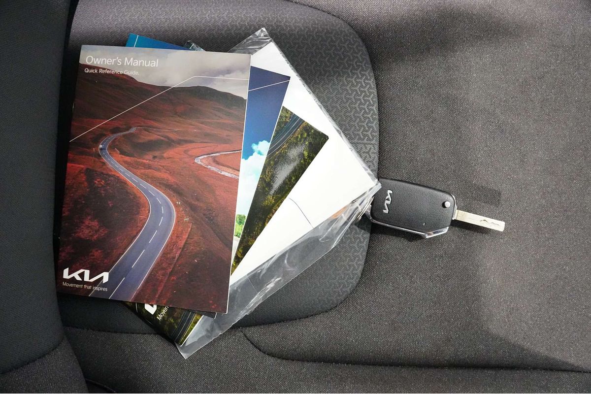 2023 Kia Carnival S KA4