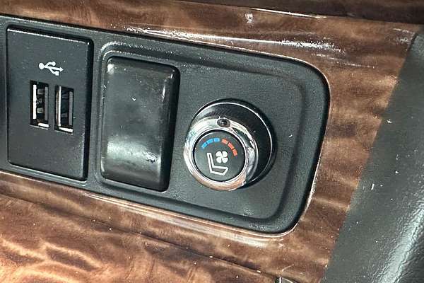 2023 Nissan Patrol Ti-L Y62 thumb-35