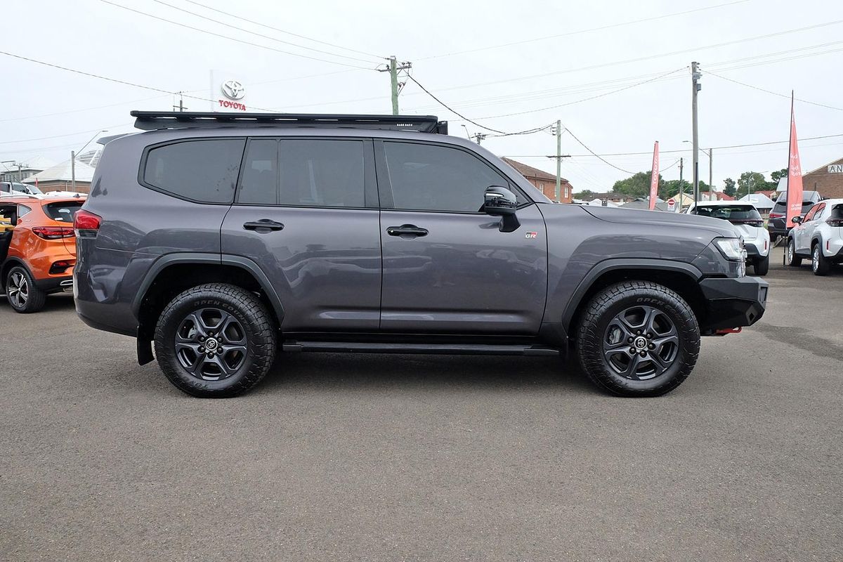 2023 Toyota Landcruiser GR Sport FJA300R