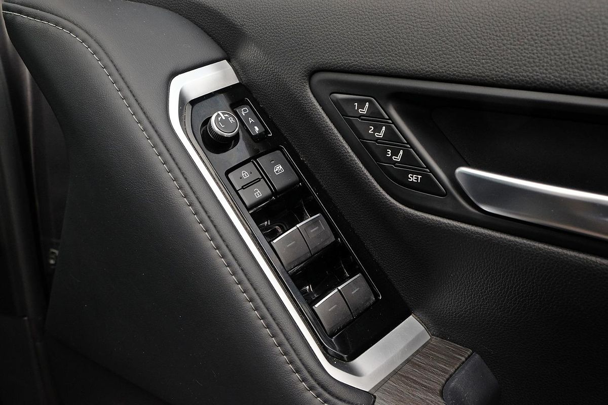 2023 Toyota Landcruiser GR Sport FJA300R