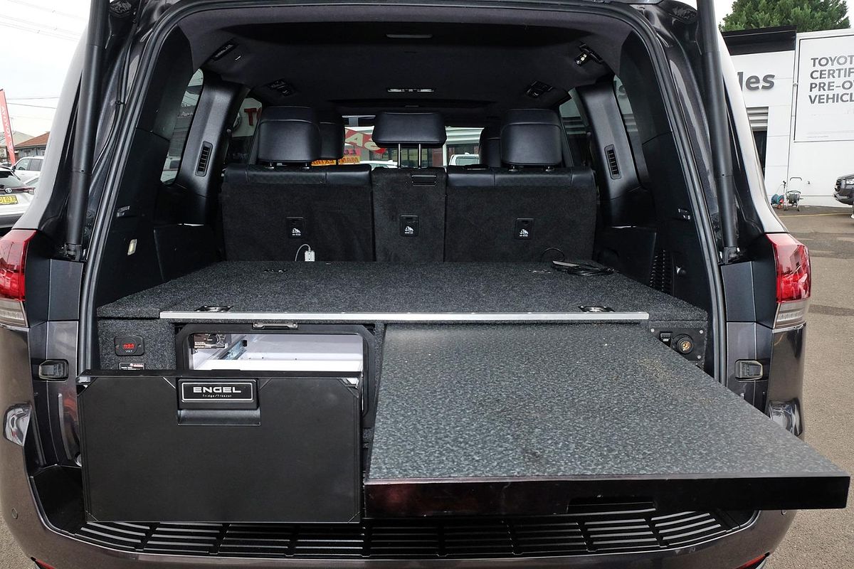 2023 Toyota Landcruiser GR Sport FJA300R