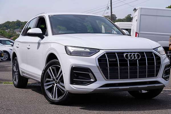 2025 Audi Q5 40 TDI Sport FY