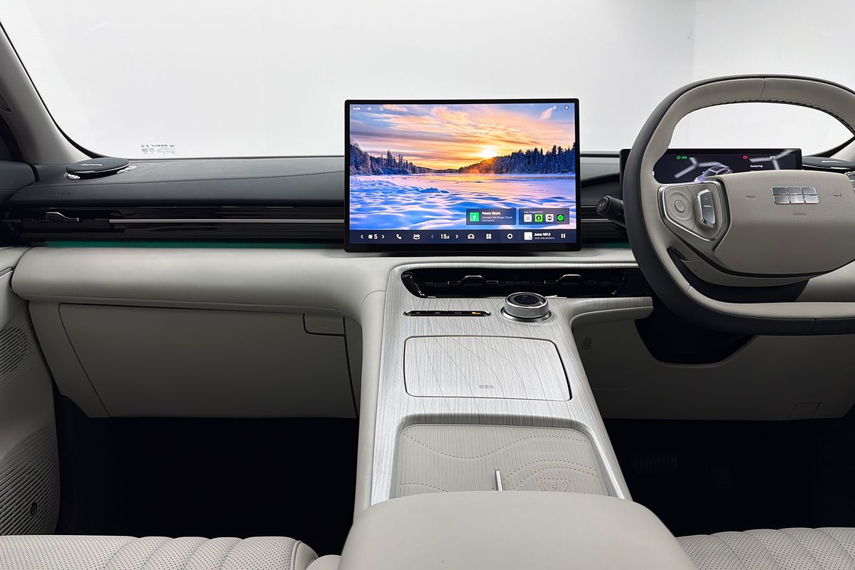 2025 Geely EX5 Inspire E245