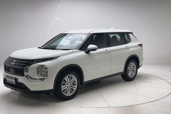 2024 Mitsubishi Outlander ES ZM thumb-3