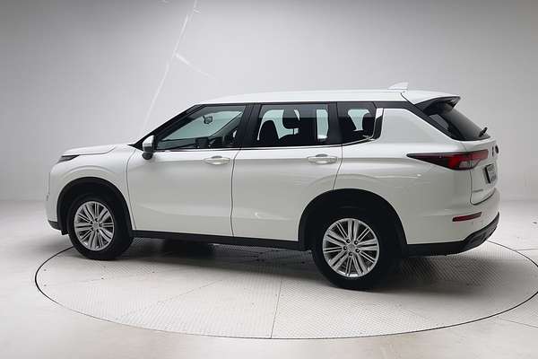 2024 Mitsubishi Outlander ES ZM thumb-5