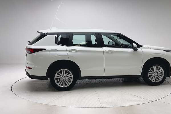 2024 Mitsubishi Outlander ES ZM thumb-8