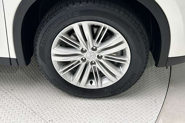 2024 Mitsubishi Outlander ES ZM thumb-9