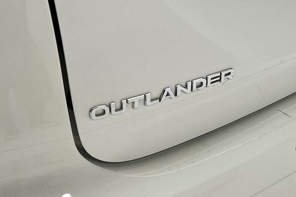 2024 Mitsubishi Outlander ES ZM thumb-21