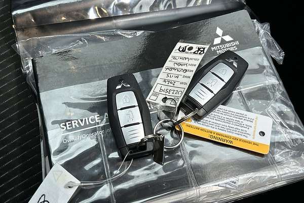 2024 Mitsubishi Outlander ES ZM thumb-22