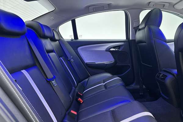 2016 Holden Calais V VF Series II thumb-11