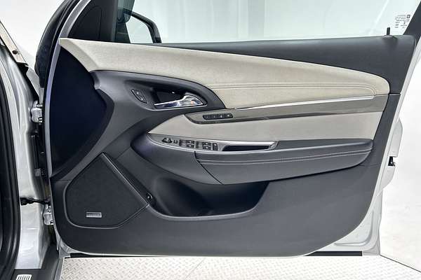 2016 Holden Calais V VF Series II thumb-18