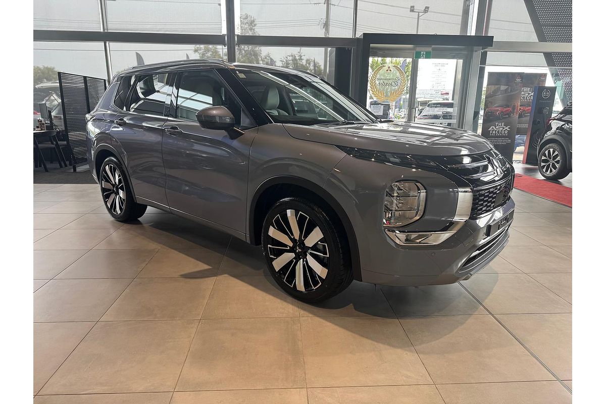 2025 Mitsubishi Outlander Exceed ZM