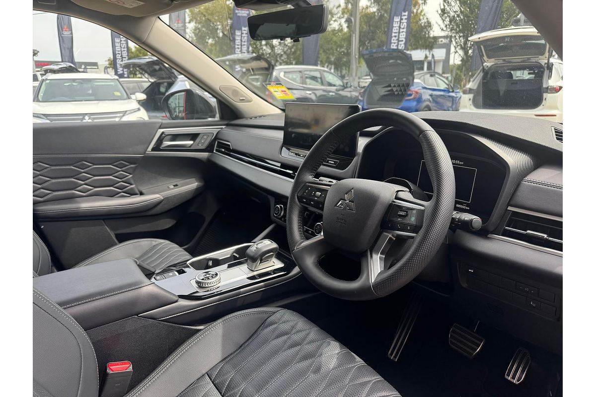 2025 Mitsubishi Outlander Exceed ZM